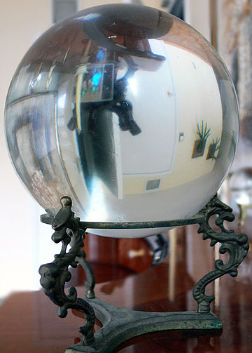 360px-Crystal_ball_1